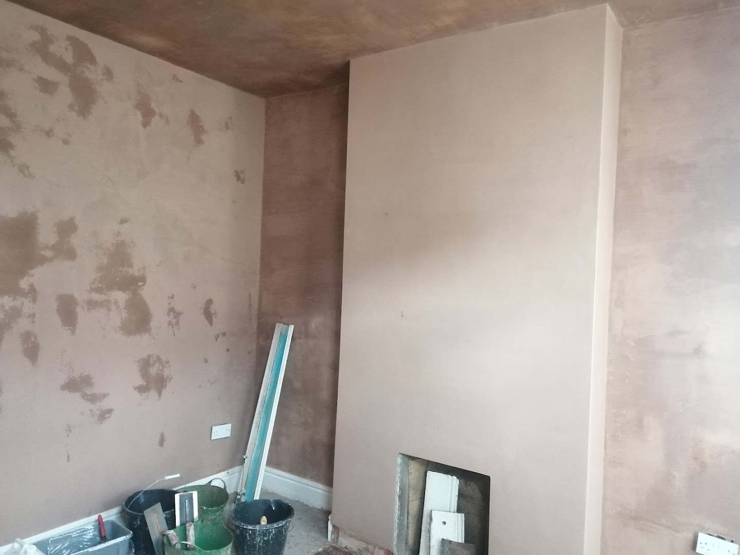L Metcalf plastering — Photos 10